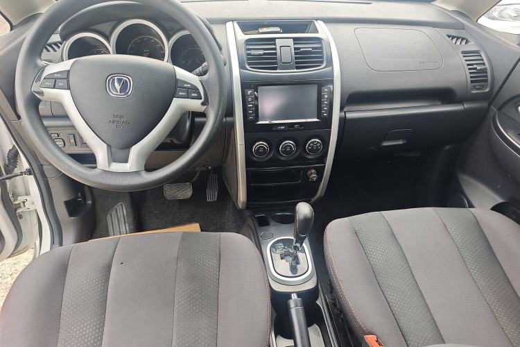 Used CHANGAN CX20 2014 1.4L IMT Sunroof Navigation Version China V Standard Interior 3