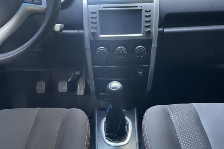 Used CHANGAN CX20 2014 1.4L Manual Sport Edition China V Standard Interior 3
