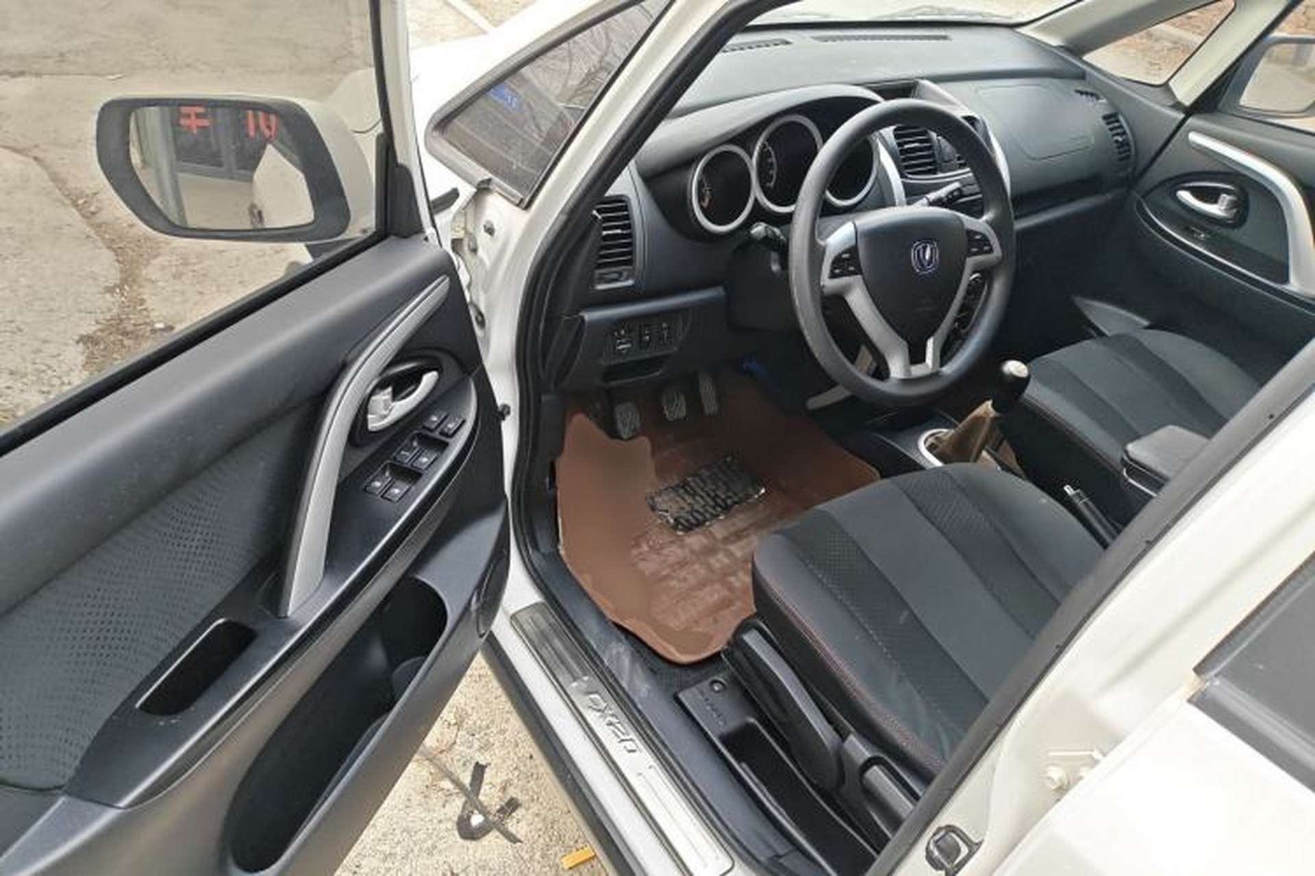 Used CHANGAN CX20 2014 1.4L Manual Sport Edition China V Standard Interior 3