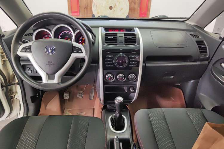 Used CHANGAN CX20 2014 1.4L Manual Sport Version China IV Standard Interior 3
