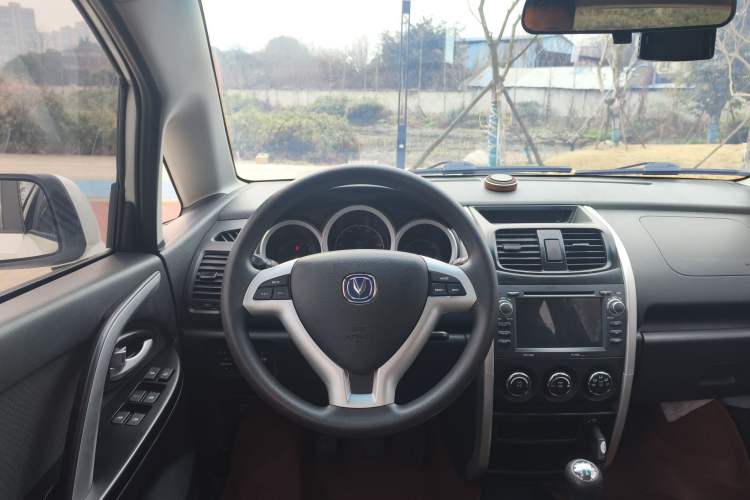 Used CHANGAN CX20 2014 1.4L Manual Sport Edition China V Standard Interior 3