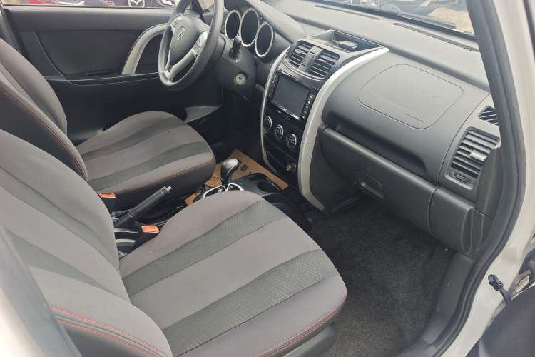 Used CHANGAN CX20 2014 1.4L IMT Sunroof Navigation Version China V Standard Interior 4