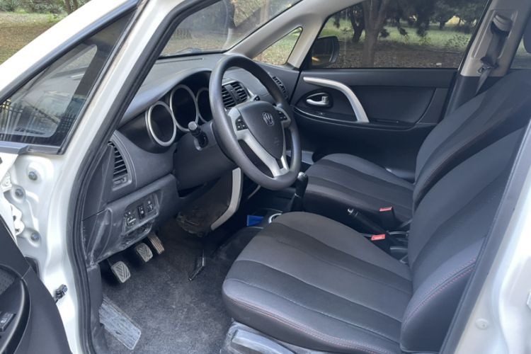 Used CHANGAN CX20 2014 1.4L Manual Sport Edition China V Standard Interior 4