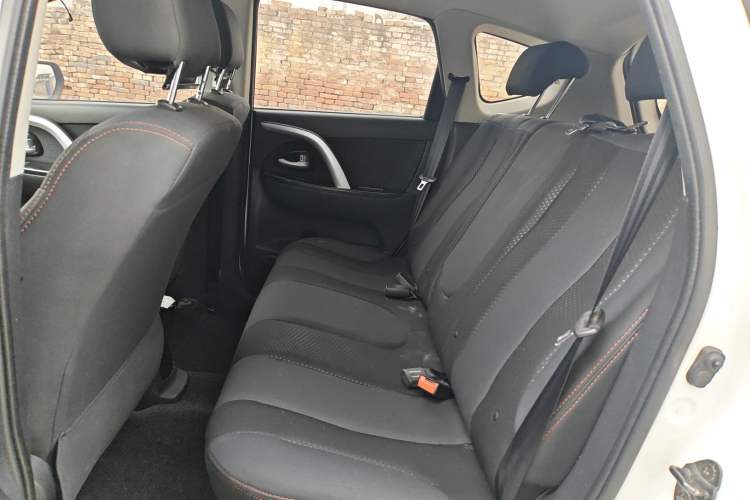 Used CHANGAN CX20 2014 1.4L Manual Sport Edition China V Standard Interior 4