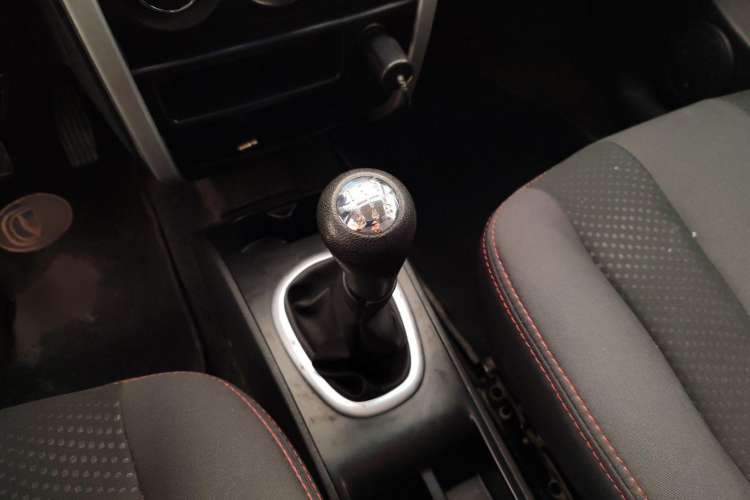 Used CHANGAN CX20 2014 1.4L Manual Sport Version China IV Standard Interior 5