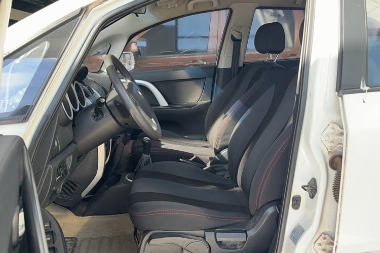 Used CHANGAN CX20 2014 1.4L Manual Sunroof Navigation Version – China IV Standard Left Front Seat