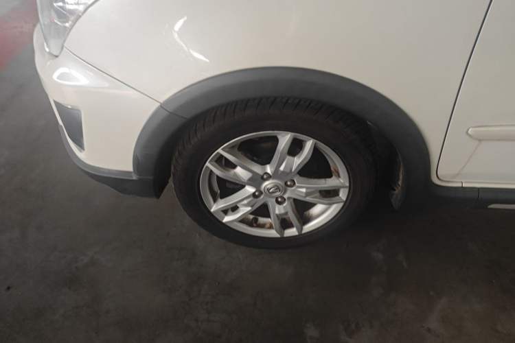 Used CHANGAN CX20 2014 1.4L Manual Sport Edition China V Standard Left Front Wheel Hub