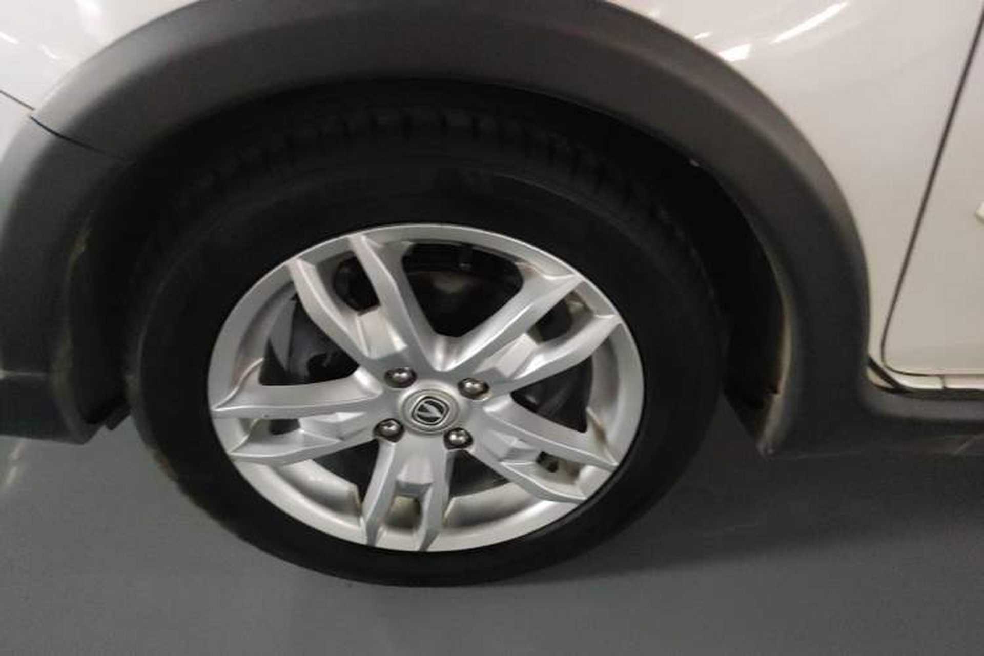 Used CHANGAN CX20 2014 1.4L IMT Sunroof Navigation Version China IV Standard Left Front Wheel Hub