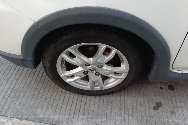 Used CHANGAN CX20 2014 1.4L Manual Sunroof Navigation Version China V Standard Left Front Wheel Hub