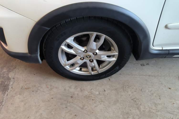 Used CHANGAN CX20 2014 1.4L Manual Sport Version China IV Standard Left Front Wheel Hub