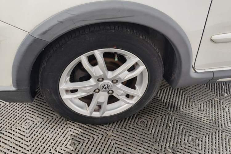 Used CHANGAN CX20 2014 1.4L IMT Sunroof Navigation Version China IV Standard Left Front Wheel Hub