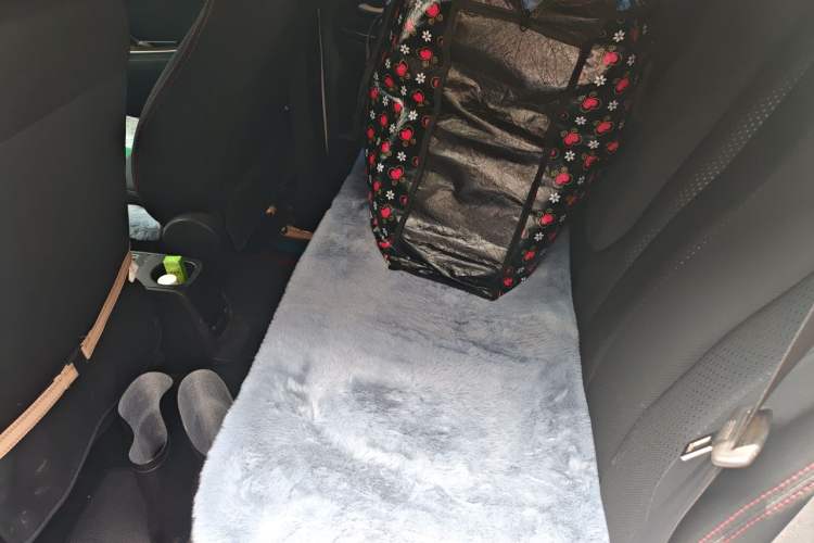 Used CHANGAN CX20 2014 1.4L Manual Sport Version China IV Standard Left Rear Seat