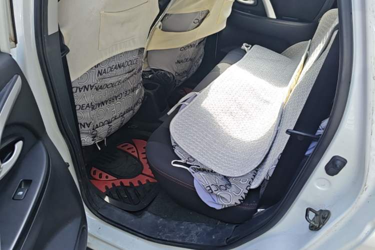 Used CHANGAN CX20 2014 1.4L Manual Sport Version China IV Standard Left Rear Seat