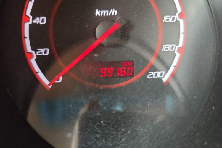 Used CHANGAN CX20 2014 1.4L Manual Sport Edition China V Standard Odometer Close Up