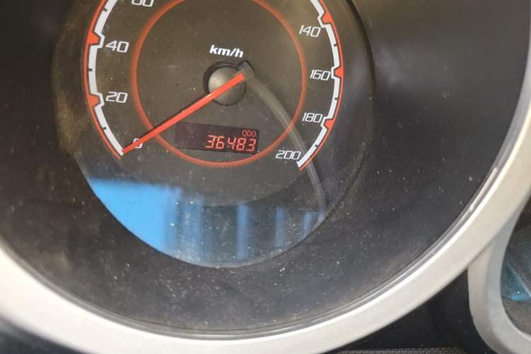 Used CHANGAN CX20 2014 1.4L Manual Sunroof Navigation Version China V Standard Odometer Close Up