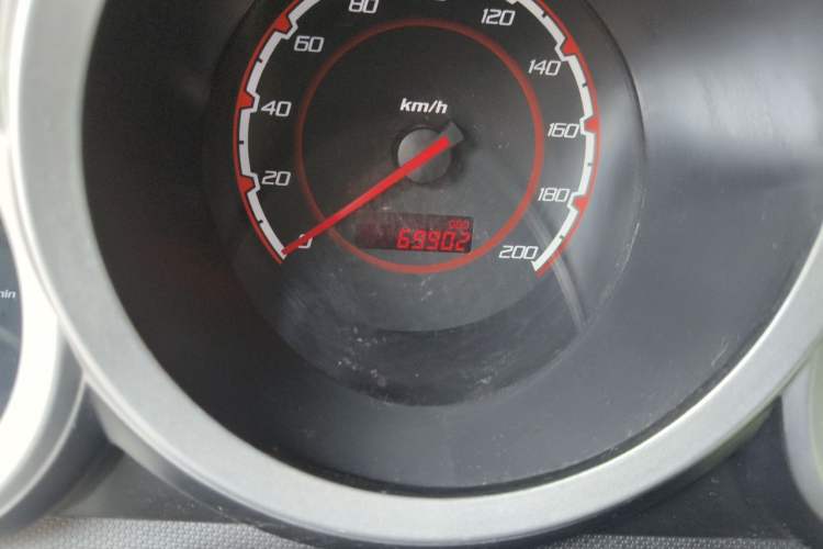 Used CHANGAN CX20 2014 1.4L Manual Sport Version China IV Standard Odometer Close Up