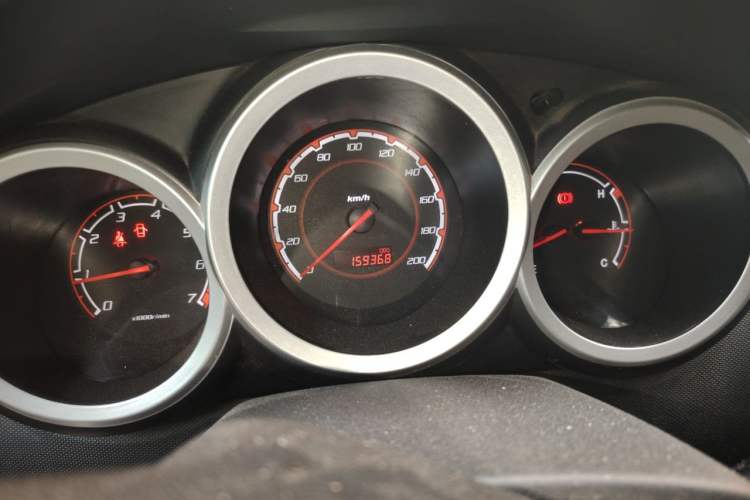 Used CHANGAN CX20 2014 1.4L Manual Sport Version China IV Standard Odometer Close Up