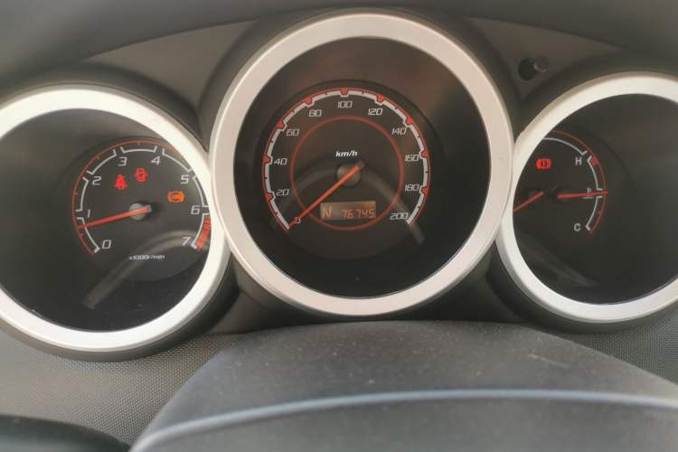 Used CHANGAN CX20 2014 1.4L IMT Sunroof Navigation Version China IV Standard Odometer Close Up