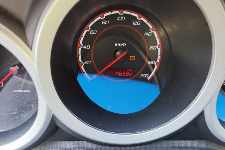 Used CHANGAN CX20 2014 1.4L Manual Sport Edition China V Standard Odometer Close Up