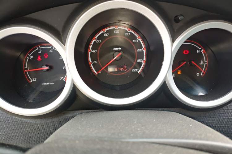 Used CHANGAN CX20 2014 1.4L Manual Sunroof Navigation Version – China IV Standard Odometer Close Up