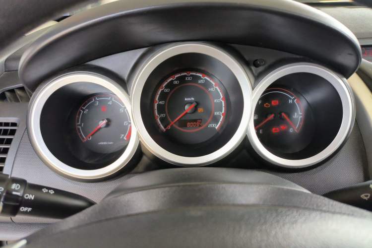 Used CHANGAN CX20 2014 1.4L Manual Sport Edition China V Standard Odometer Close Up