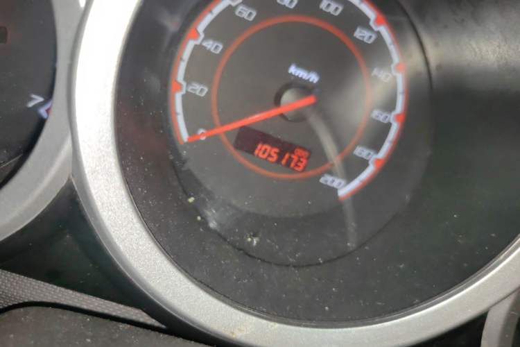Used CHANGAN CX20 2014 1.4L Manual Sport Edition China V Standard Odometer Close Up