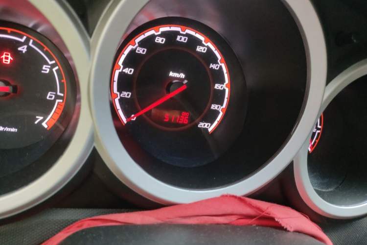Used CHANGAN CX20 2014 1.4L Manual Sport Edition China V Standard Odometer Close Up