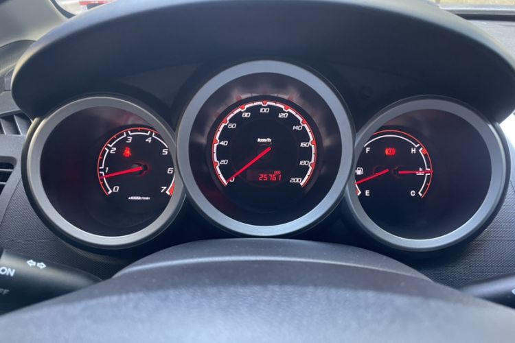 Used CHANGAN CX20 2014 1.4L Manual Sport Edition China V Standard Odometer Close Up