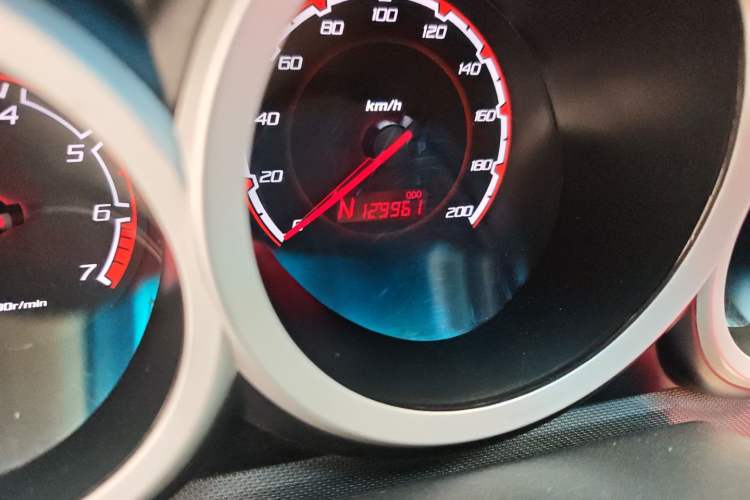 Used CHANGAN CX20 2014 1.4L IMT Sunroof Navigation Version China IV Standard Odometer Close Up