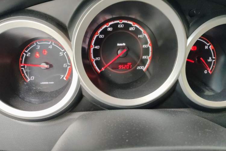 Used CHANGAN CX20 2014 1.4L Manual Sport Version China IV Standard Odometer Close Up