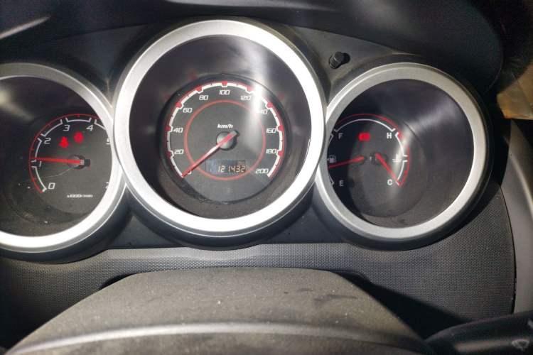 Used CHANGAN CX20 2014 1.4L Manual Sport Version China IV Standard Odometer Close Up