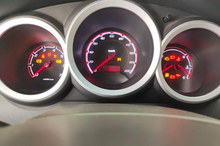 Used CHANGAN CX20 2014 1.4L Manual Sport Version China IV Standard Odometer Close Up