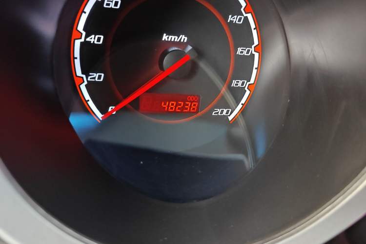 Used CHANGAN CX20 2014 1.4L Manual Sport Version China IV Standard Odometer Close Up