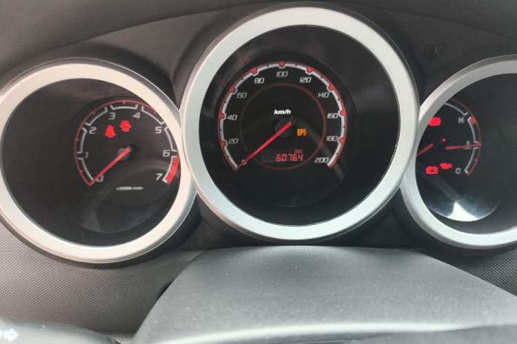 Used CHANGAN CX20 2014 1.4L Manual Sport Edition China V Standard Odometer Close Up