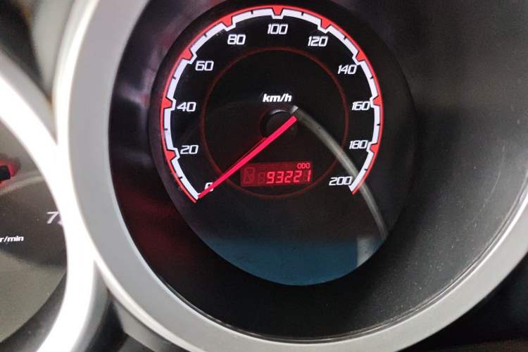 Used CHANGAN CX20 2014 1.4L Manual Sport Edition China V Standard Odometer Close Up
