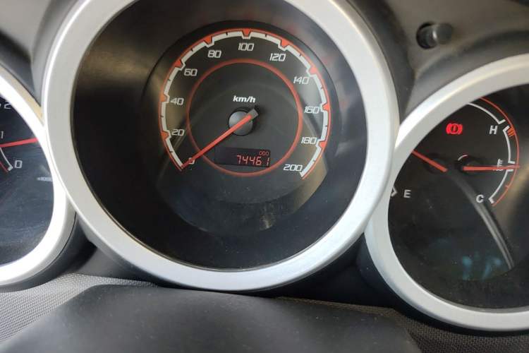Used CHANGAN CX20 2014 1.4L Manual Sunroof Navigation Version – China IV Standard Odometer Close Up