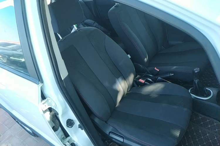 Used CHANGAN CX20 2014 1.4L Manual Sport Edition China V Standard Right Front Seat
