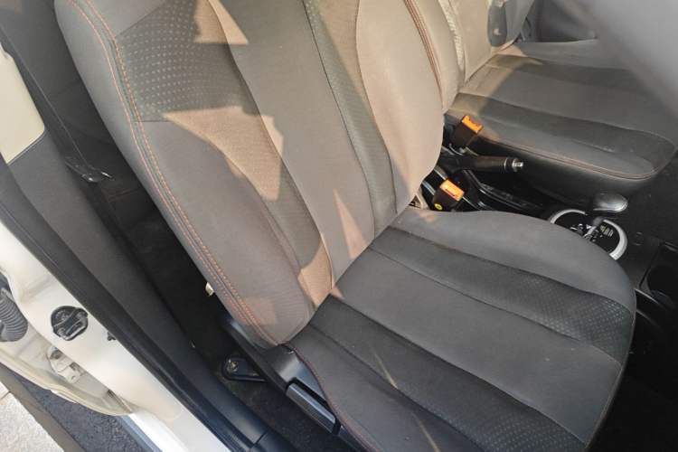 Used CHANGAN CX20 2014 1.4L IMT Sunroof Navigation Version China V Standard Right Front Seat