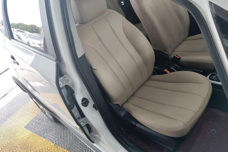 Used CHANGAN CX20 2014 1.4L IMT Sunroof Navigation Version China IV Standard Right Front Seat
