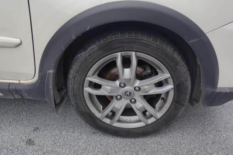 Used CHANGAN CX20 2014 1.4L Manual Sunroof Navigation Version – China IV Standard Right Front Wheel Hub