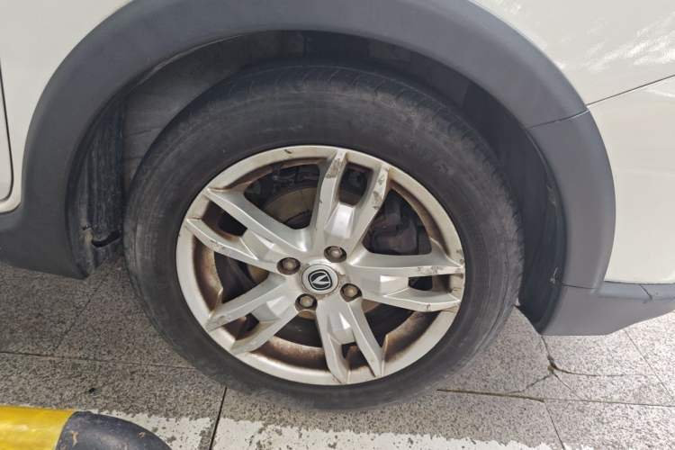 Used CHANGAN CX20 2014 1.4L Manual Sunroof Navigation Version China V Standard Right Front Wheel Hub
