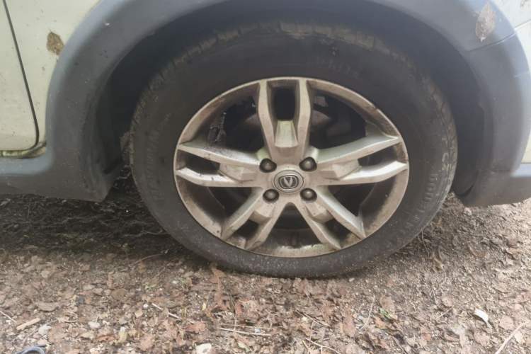 Used CHANGAN CX20 2014 1.4L Manual Sunroof Navigation Version – China IV Standard Right Front Wheel Hub