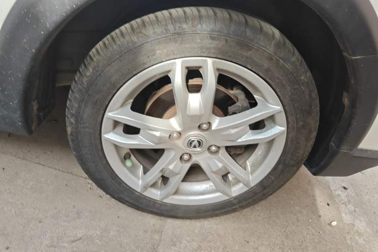 Used CHANGAN CX20 2014 1.4L Manual Sport Version China IV Standard Right Front Wheel Hub