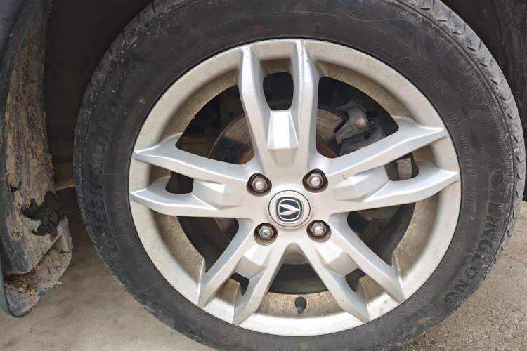 Used CHANGAN CX20 2014 1.4L Manual Sunroof Navigation Version – China IV Standard Right Front Wheel Hub