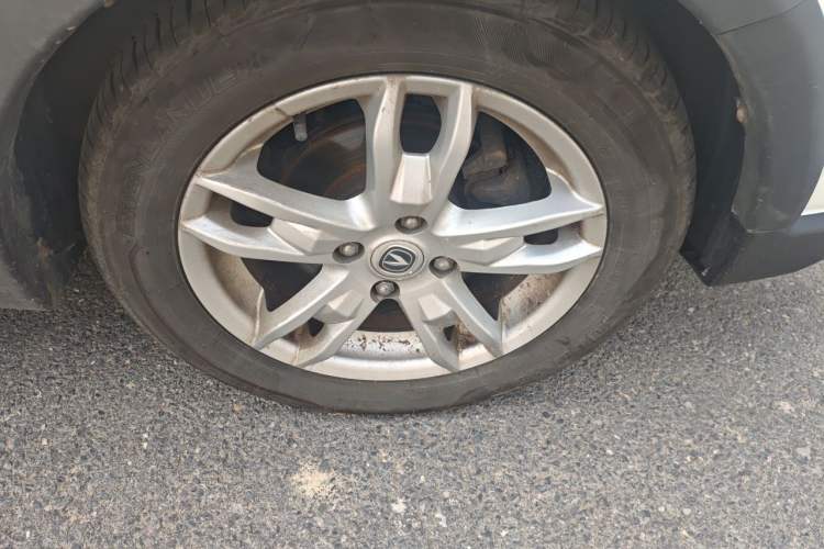 Used CHANGAN CX20 2014 1.4L IMT Sunroof Navigation Version China IV Standard Right Front Wheel Hub