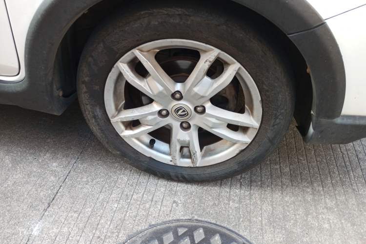 Used CHANGAN CX20 2014 1.4L IMT Sunroof Navigation Version China V Standard Right Front Wheel Hub