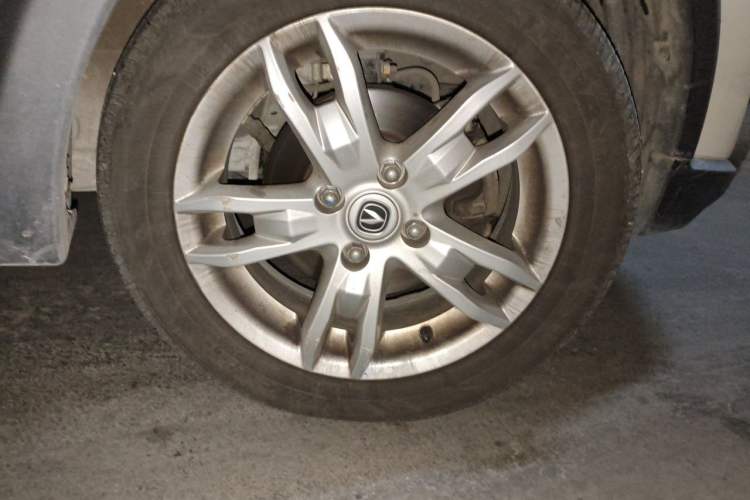 Used CHANGAN CX20 2014 1.4L IMT Sunroof Navigation Version China IV Standard Right Front Wheel Hub