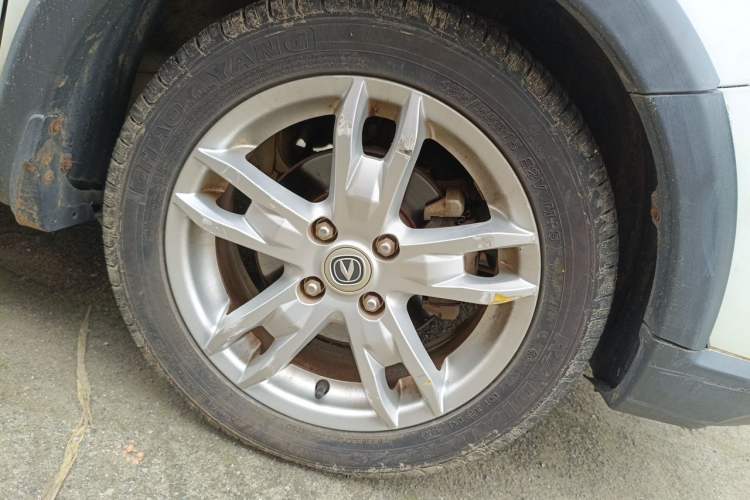 Used CHANGAN CX20 2014 1.4L IMT Sunroof Navigation Version China IV Standard Right Front Wheel Hub