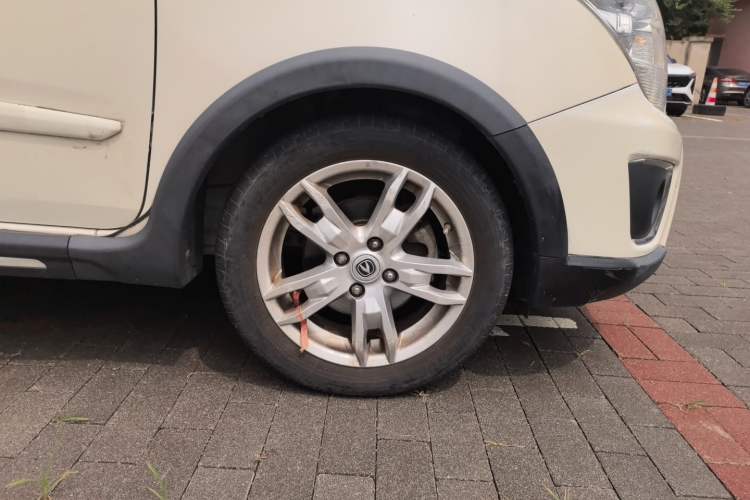 Used CHANGAN CX20 2014 1.4L IMT Sunroof Navigation Version China IV Standard Right Front Wheel Hub