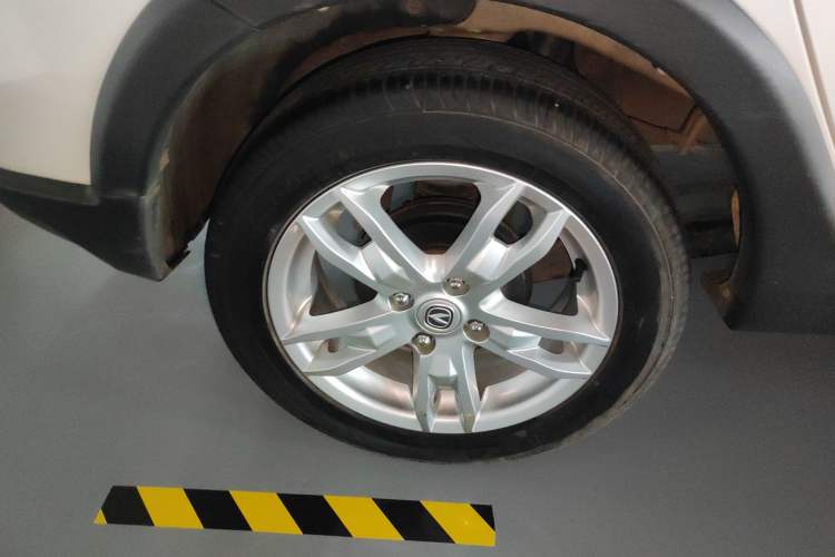 Used CHANGAN CX20 2014 1.4L IMT Sunroof Navigation Version China IV Standard Right Rear Wheel Hub